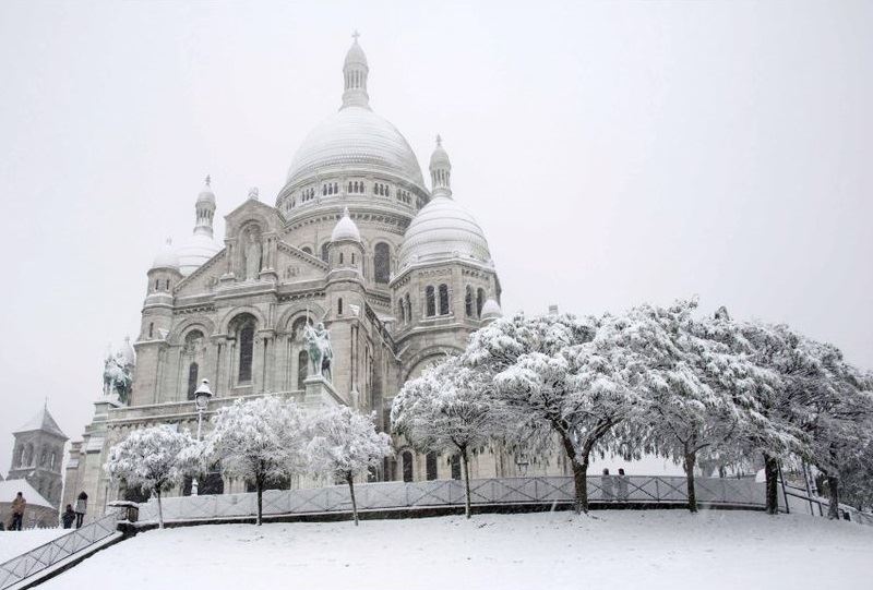 церковь Сакре-Кёр в снегу