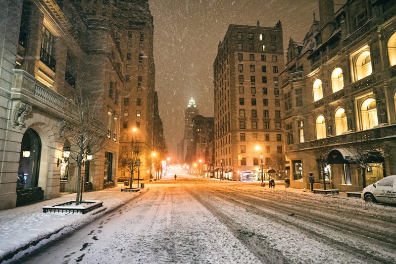 Нью-Йорк зимой снег в большом городе  (11)