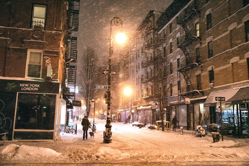 Нью-Йорк зимой снег в большом городе  (16)