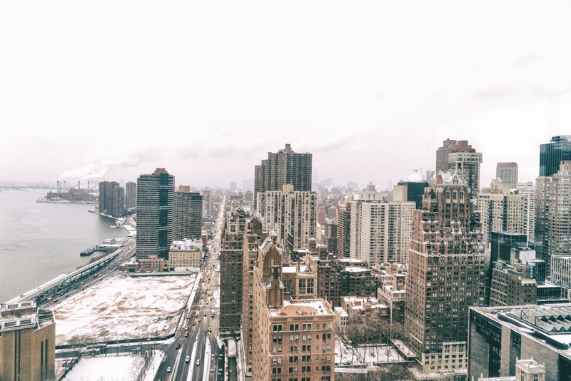 Нью-Йорк зимой снег в большом городе  (19)