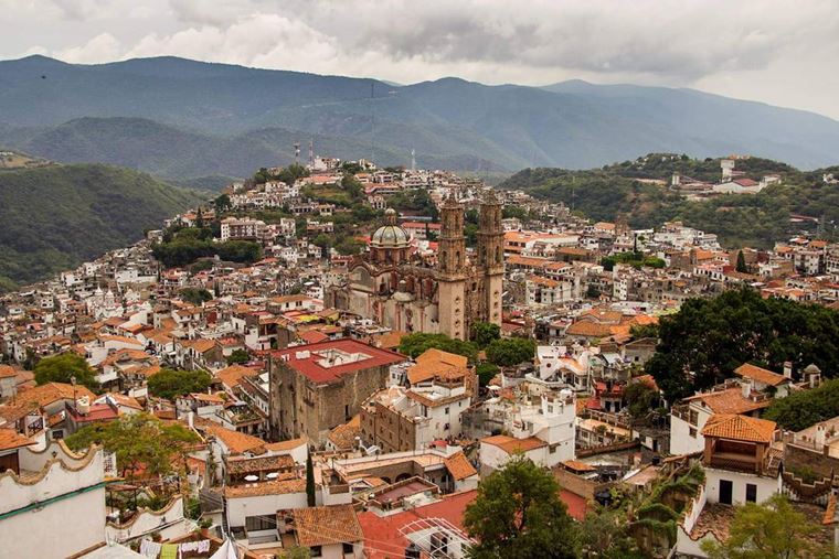 Крупные и красивые города Мексики: Таско-де-Аларкон