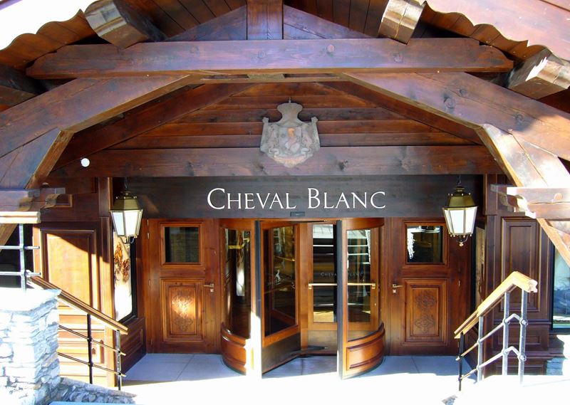 Открытие зимнего сезона в Cheval Blanc Courchevel: Besoin d’air, скиджоринг и русская баня