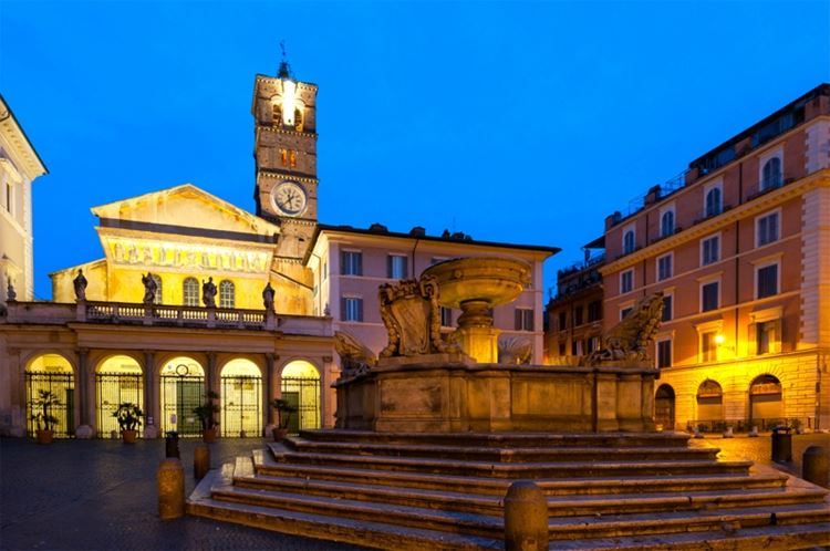 Главные красивые площади Рима: Площадь Санта-Мария-ин-Трастевере