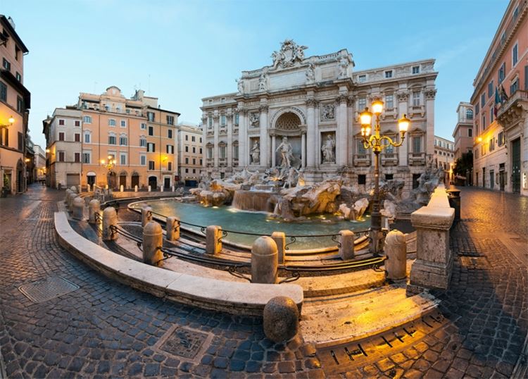 Главные красивые площади Рима: Площадь фонтана Треви