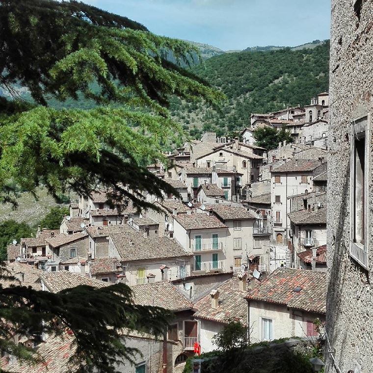 Красивые деревни и маленькие города Италии: Сканно 