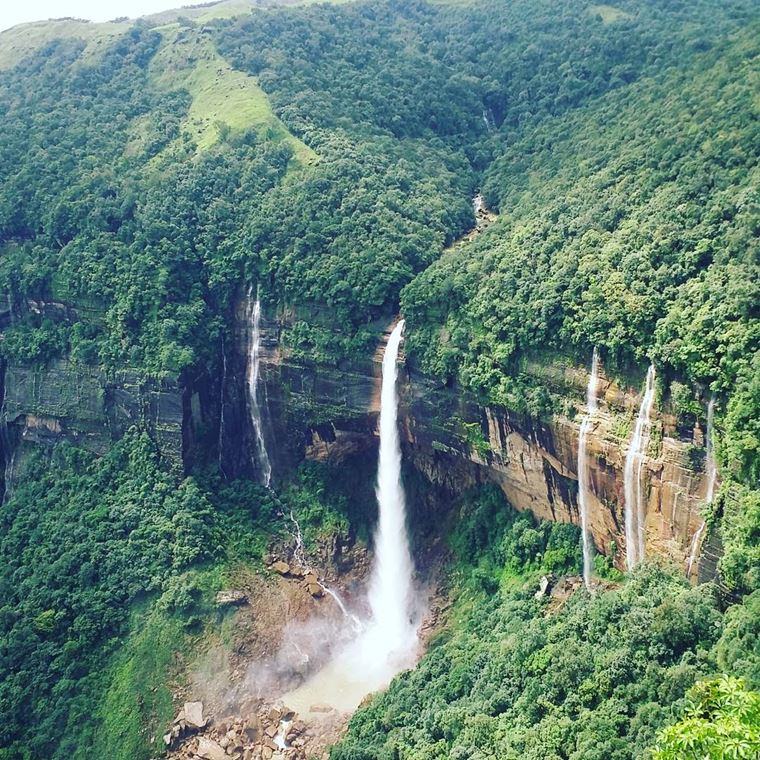 Самые красивые водопады мира: Нохкайликай (Индия)