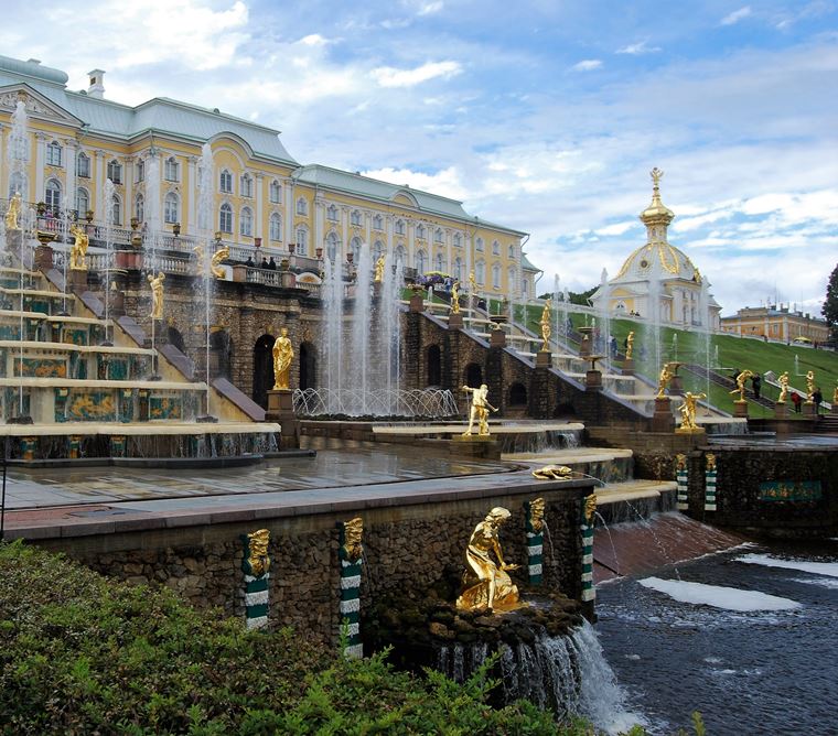 Красивые замки и дворцы мира: Петродворец