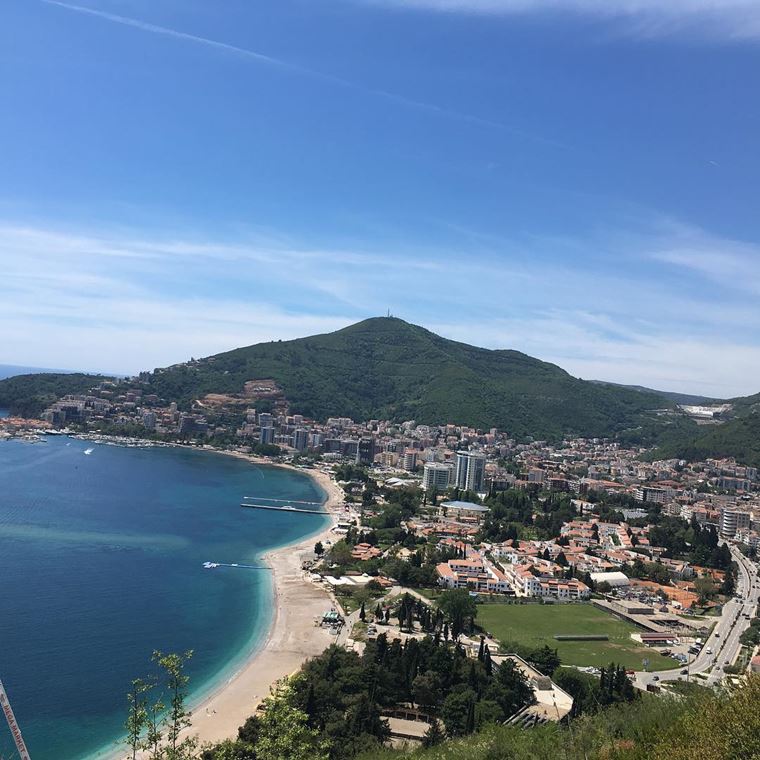 Лучшие пляжи Черногории: песчаный Бечичи 