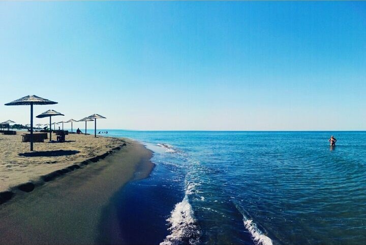 Лучшие пляжи Черногории: песчаный Ада Бояна