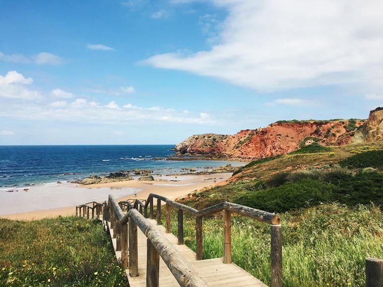 Лучшие пляжи Португалии: Прайя-ду-Амаду