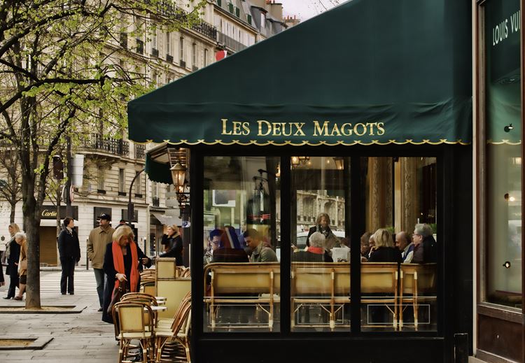 Знаменитые исторические кафе Парижа: «Два маго»
