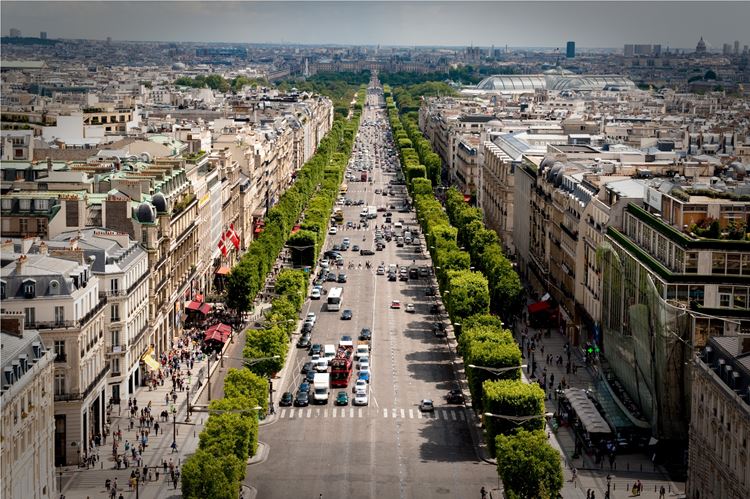 Самые известные и красивые улицы мира - Елисейские поля в Париже (Франция)