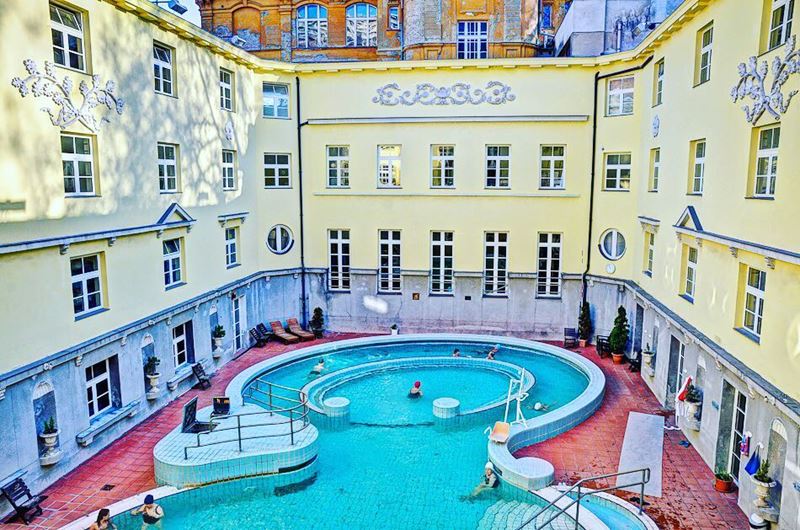 5 лучших термальных купален Будапешта - Купальня Лукач