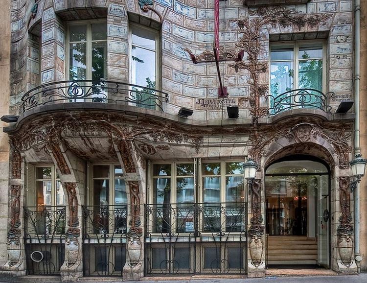 Архитектура Парижа: 10 красивых зданий в стиле ар нуво - Отель Elysées Ceramic 1