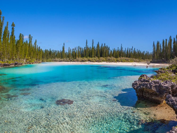 Топ-10 самых красивых природных бассейнов мира - Природные бассейны в заливе Оро на острове Пен в Новой Каледонии