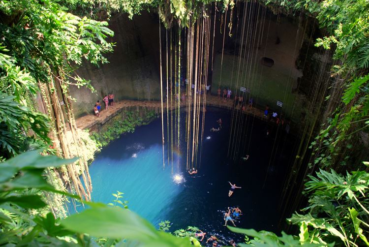 Топ-10 самых красивых природных бассейнов мира - Сеноты полуострова Юкатан в Мексике