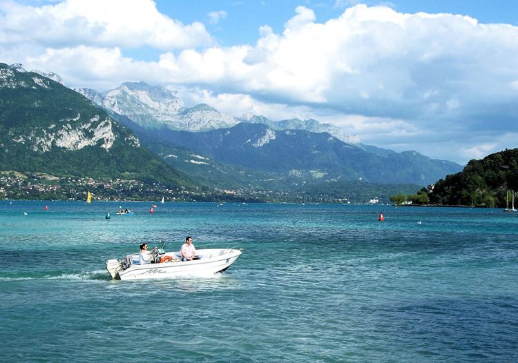10 самых красивых озёр Франции - Озеро Анси