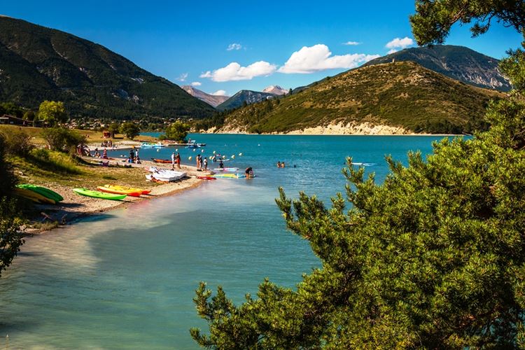 10 самых красивых озёр Франции - Озеро Кастийон