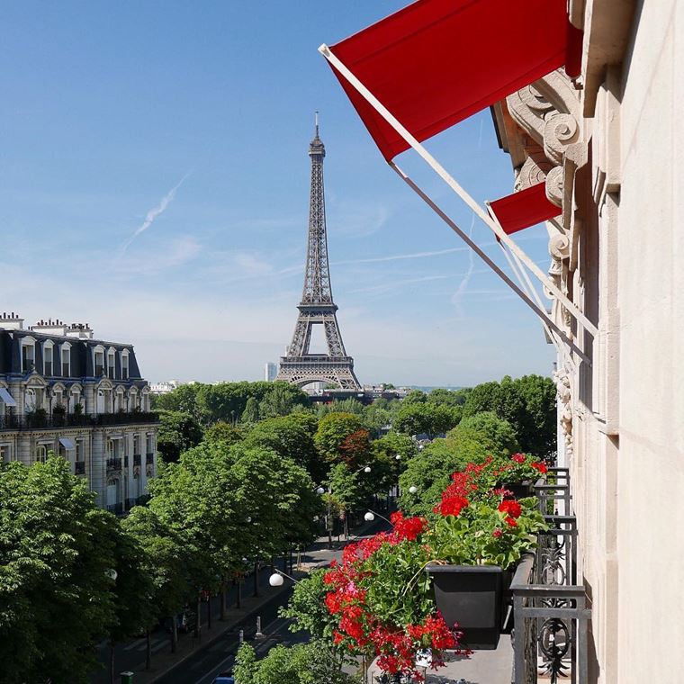 Отели Парижа с видом на Эйфелеву башню: Hôtel Plaza Athénée 