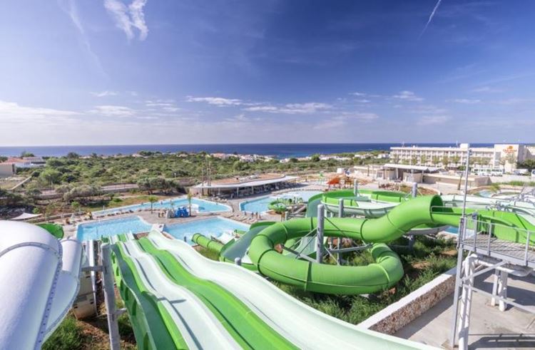 Отель Испании с водными горками Hotel Sur Menorca (Менорка/Пунта-Прима)