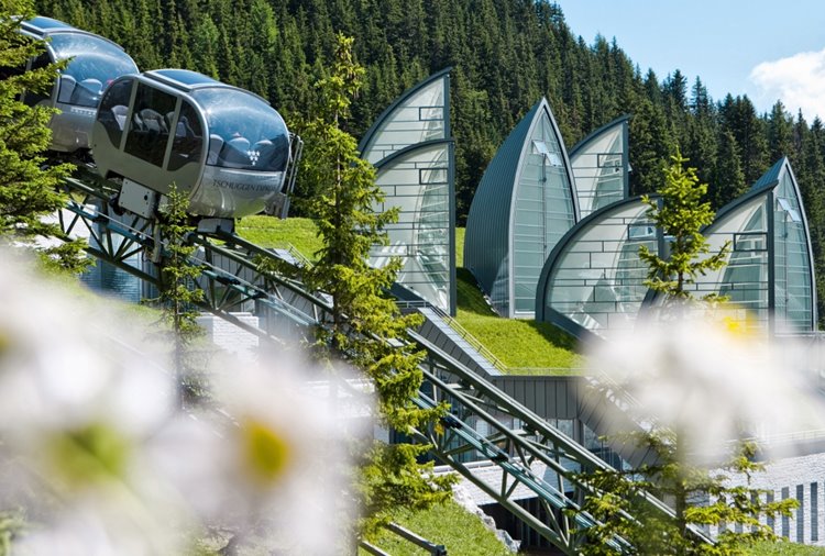 Летний сезон в Альпах с отелем Tschuggen Grand Hotel (Ароза, Швейцария)
