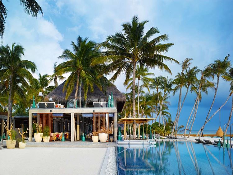 Курортный отель Velaa Private Island Maldives - вилла с открытым бассейном