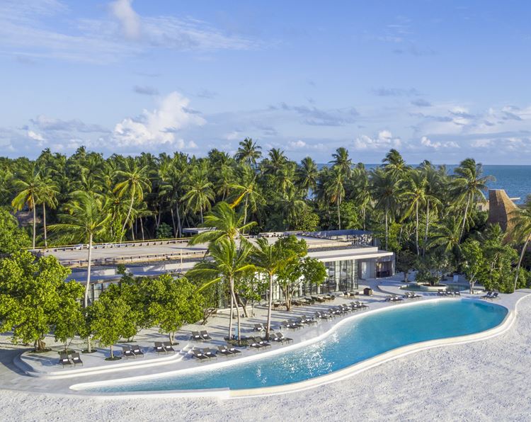 St. Regis Maldives Vommuli - открытый бассейн 