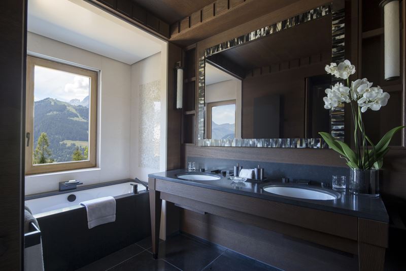 Four Seasons Hotel Megeve - дизайн интерьера ванной комнаты