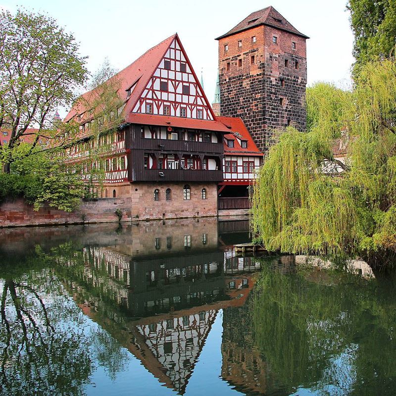 Красивые города юга Германии: Нюрнберг, фахверковый дом и башня