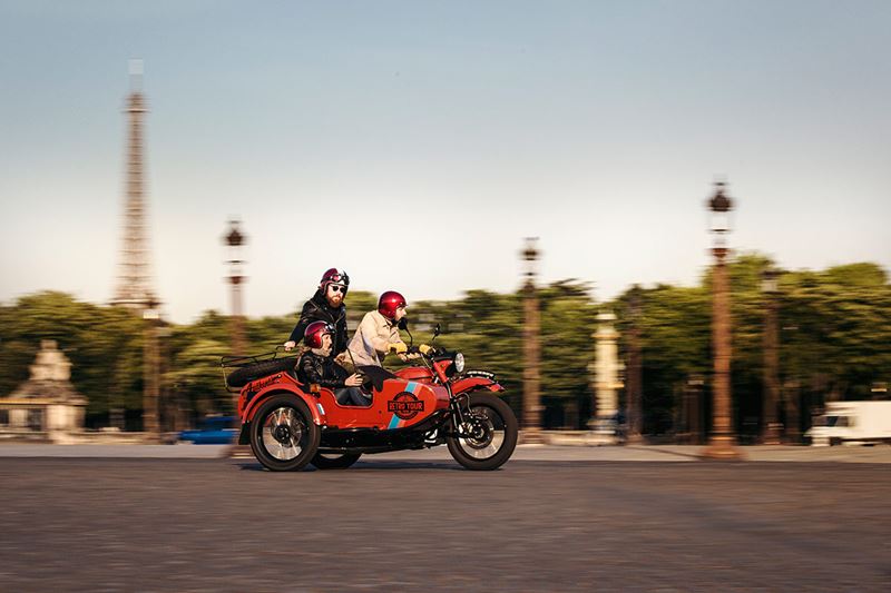 Le Royal Monceau-Raffles Paris предлагает прогулку на мотоцикле «Урал»