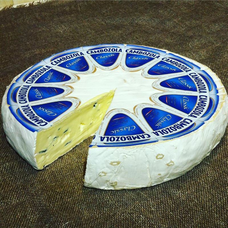 Сорта немецкого сыра - Камбоцола (Cambozola) - мягкий с голубой плесенью
