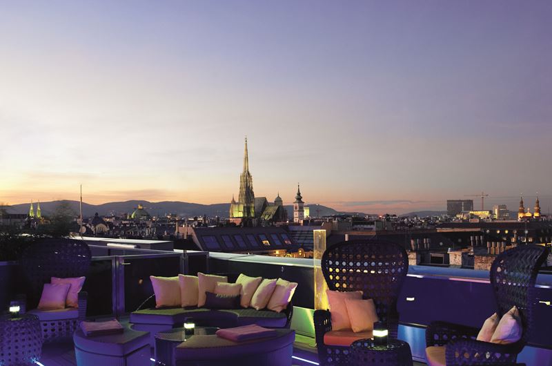 The Ritz-Carlton Vienna - руфтоп с видом на закатную Вену 