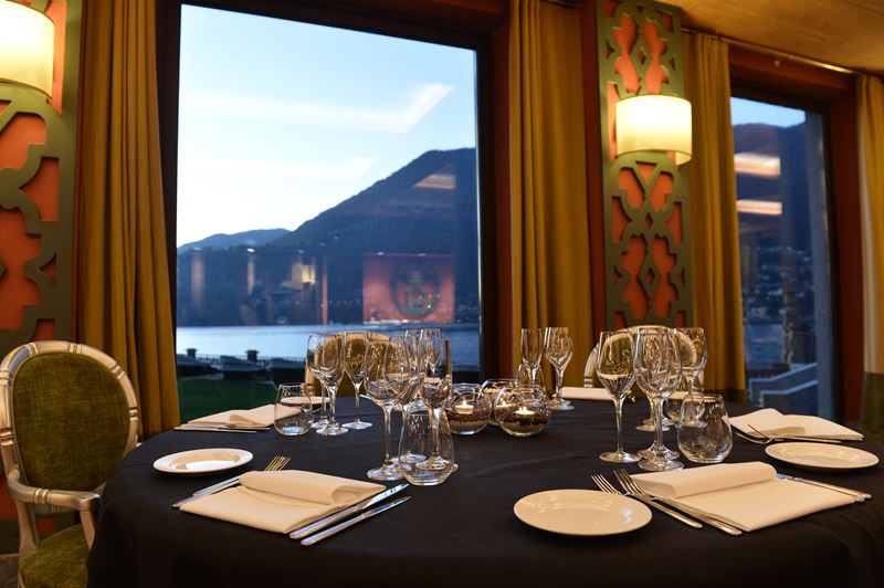 Осень на курорте CastaDiva Resort & Spa - ресторан с видом на озеро Комо