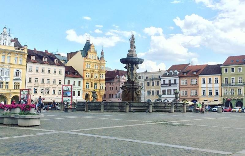 Красивые города Чехии: архитектура на площади Ческе-Будеёвице