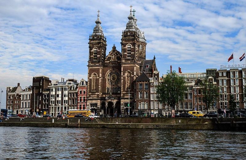 Красивые города Нидерландов: церковь святого Николая в Амстердаме