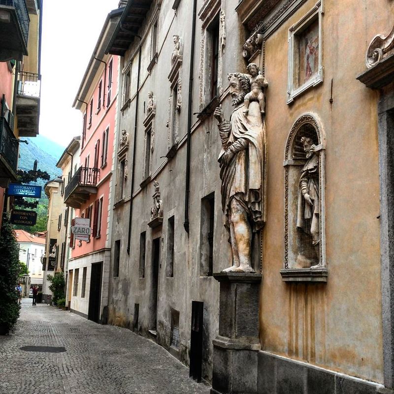 Красивые города Швейцарии: итальянская архитектура улиц Локарно