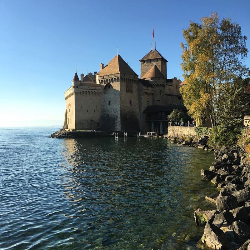 Красивые города Швейцарии: Шильонский замок в Монтрё на женевском озере