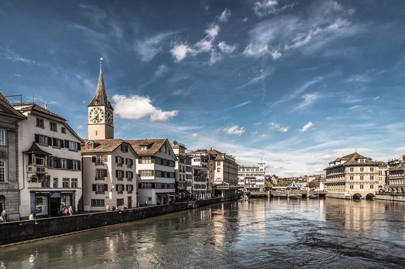 Красивые города Швейцарии: уютный Цюрих, вид с воды