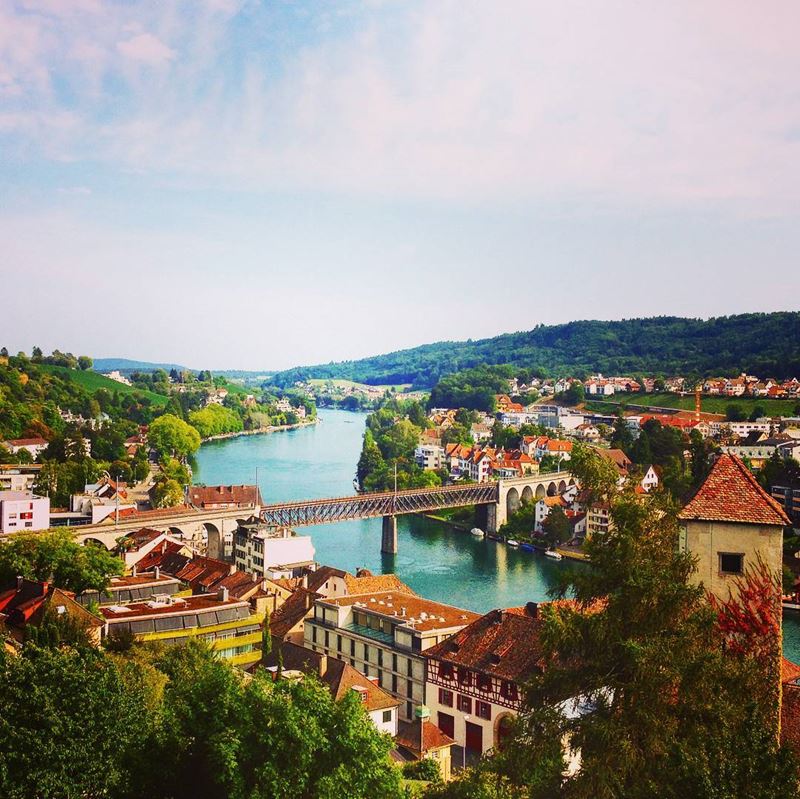 Красивые города Швейцарии: вид на Рейн в Шаффхаузене