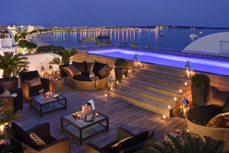 Hotel Barrière Le Majestic Cannes - сьют Majestic - вид на каннский залив