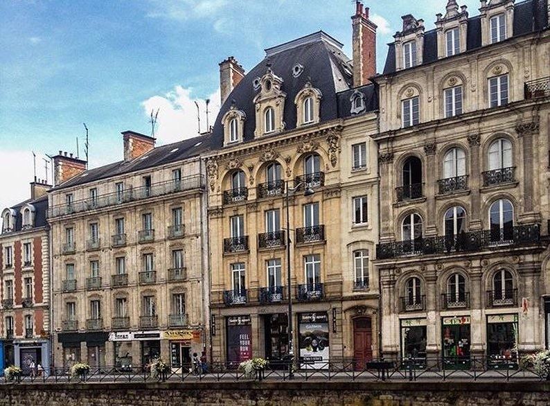 Крупные и красивые города Франции: архитектура Ренна