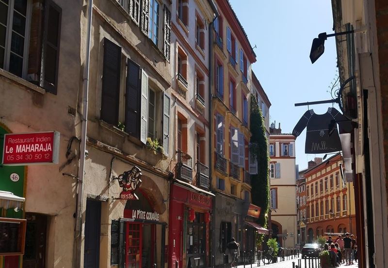 Крупные и красивые города Франции: Атмосферные улицы старой Тулузы