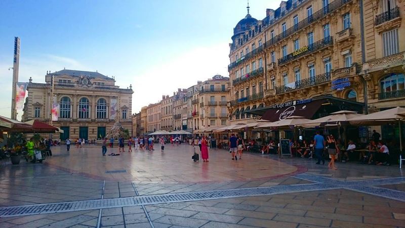 Крупные и красивые города Франции: Площадь Комедии в Монпелье