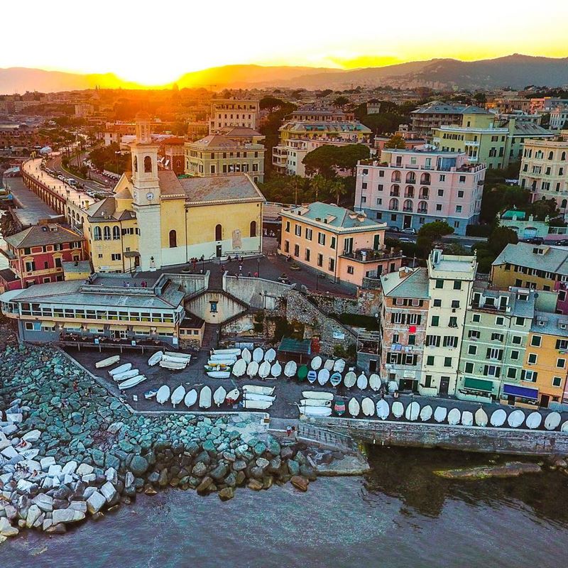 Крупные и красивые города Италии, которые нужно посетить: Яркая архитектура Генуи