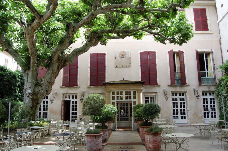 «Орёл и решка»: города Франции - Прованс – Hôtel d'Europe в Авиньоне