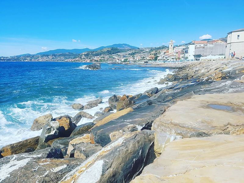 Лигурийское побережье: лучшие пляжи - Baia Azzurra в Санто Стефано аль Маре