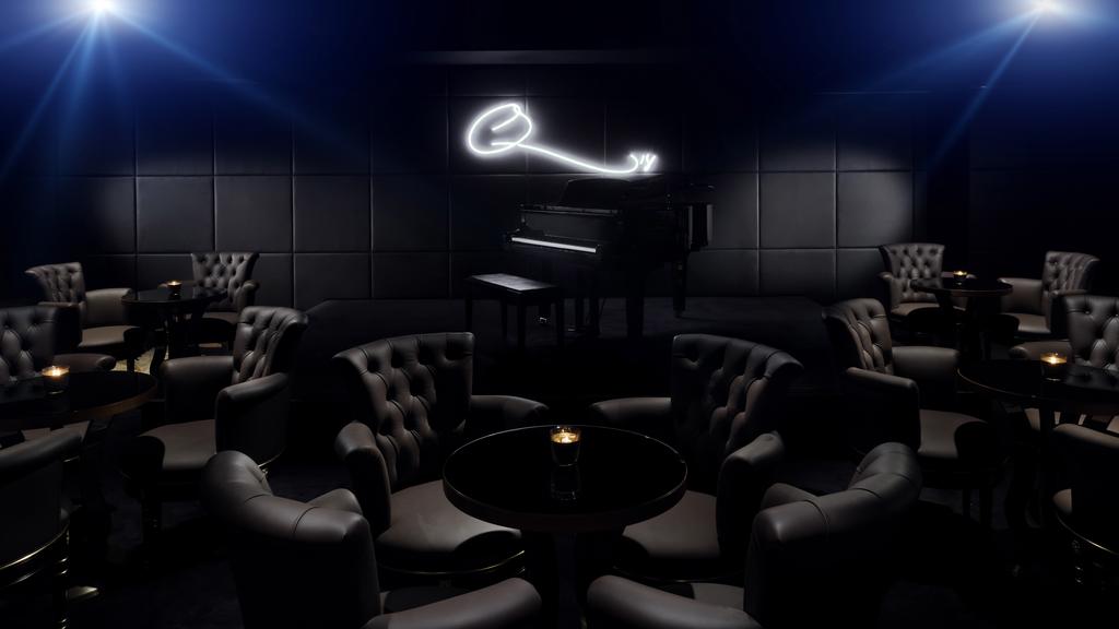 Джаз-бар Q’s Bar and Lounge Куинси Джонса открыт в отеле Palazzo Versace Dubai 