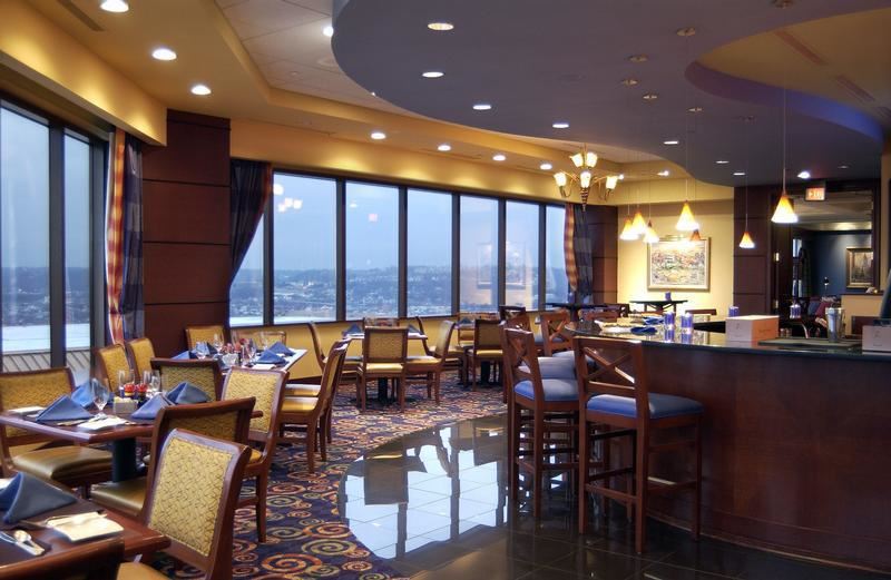 Высокие панорамные рестораны: The Metropolitan Club в небоскрёбе Willis Tower (Чикаго, США)