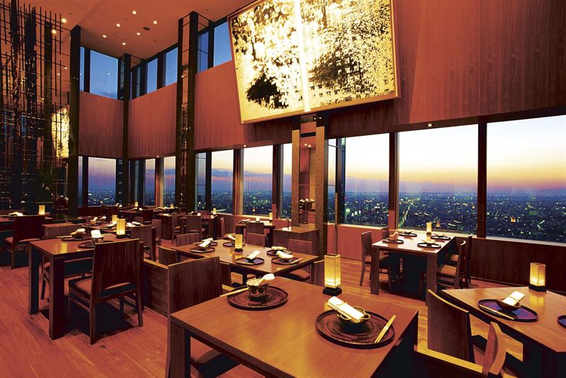 Высокие панорамные рестораны: New York Bar в отеле Park Hyatt (Токио, Япония)