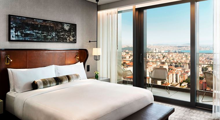 Fairmont Quasar Istanbul - отель 5 звёзд в Стамбуле, Турция - интерьер номеров с панорамными окнами